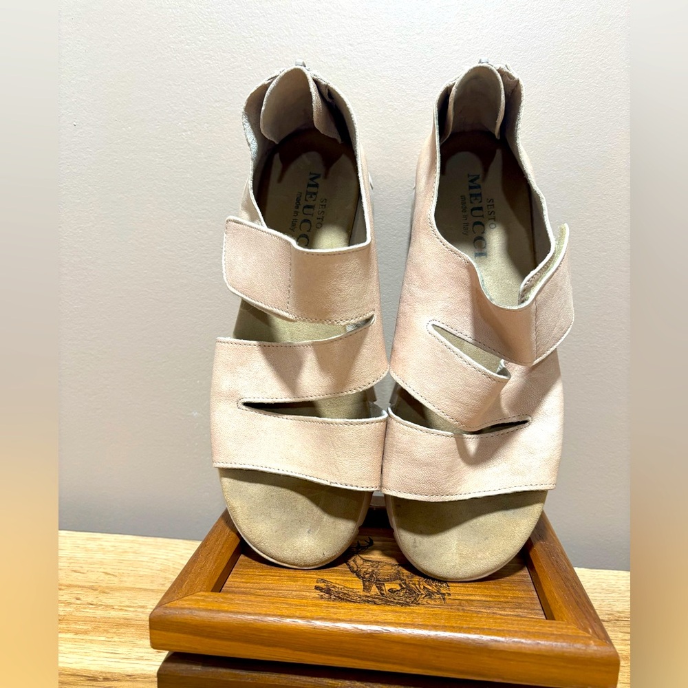 Sesto Meucci women's leather sandal size 7.5